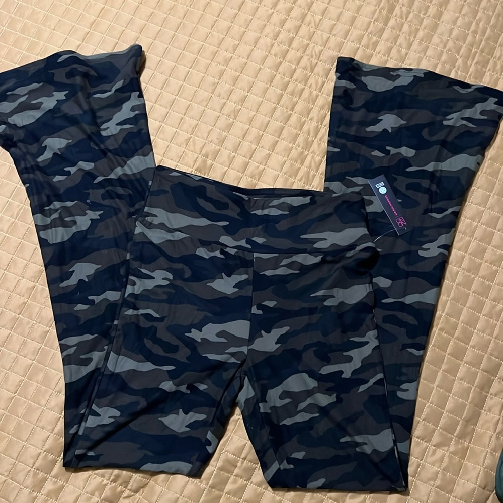 NOBO FLARED KNIT JERSEY LEGGINGS NWT green camo